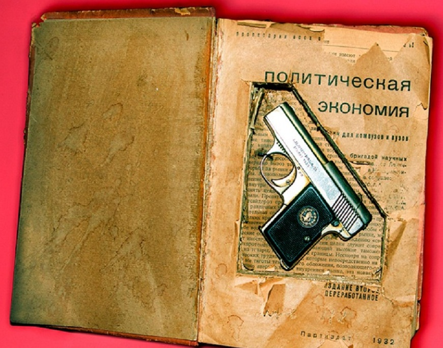 Hồ sơ mật: Những công cụ gián điệp của phương Tây bị KGB tịch thu